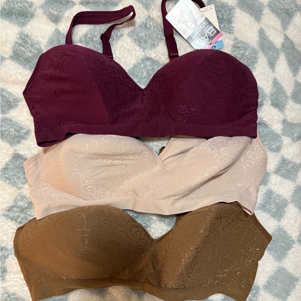 NWT lot of 3 wireless Bali bras 42c